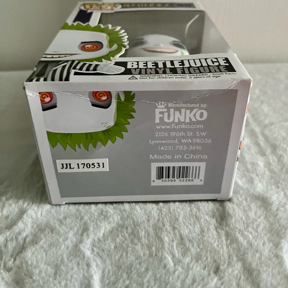 - Beetlejuice funko pop # 05 striped suit NIB Vaulted - Picture 2 of 6